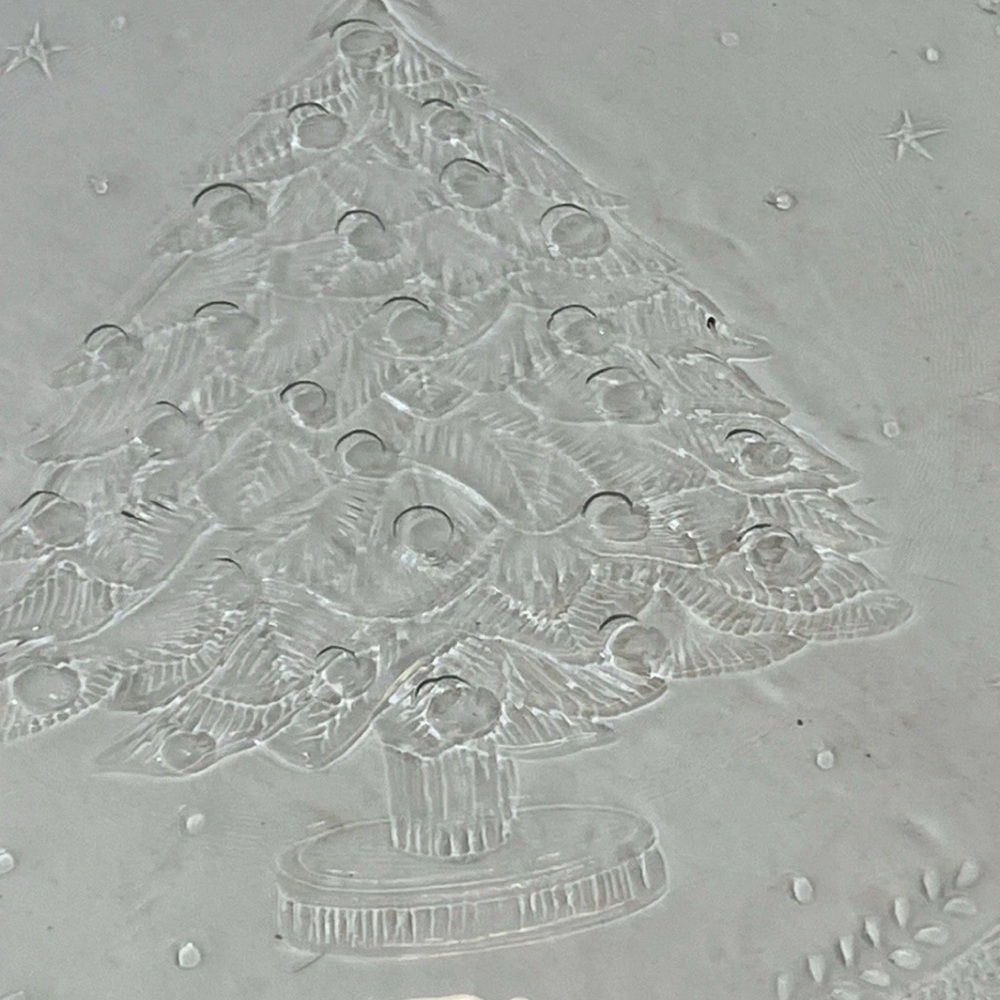 Arcoroc Holly Tree Embossed Glass Christmas Platter 13 Inch - Picture 2 of 8